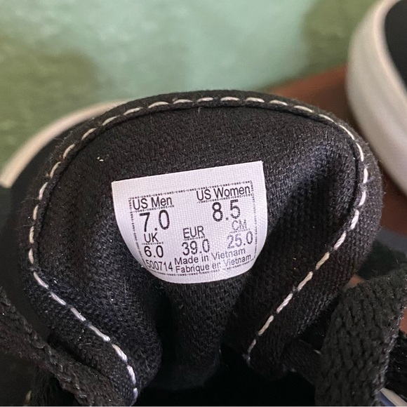 🌈 Vans Authentic Refract Rainbow Pride 🌈 - Picture 6 of 6